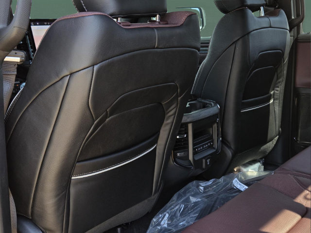 New 2027 Diamond Black Crystal Pearl-Coat Exterior Paint RAM Limited image 19