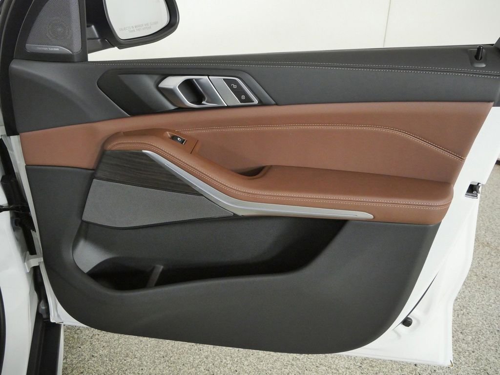 Used 2026 Alpine White BMW xDrive50e image 20
