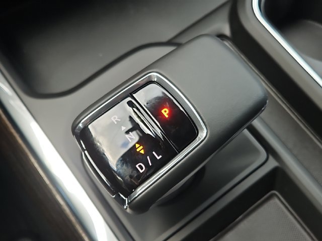 New 2026 Sterling Metallic GMC Elevation image 22