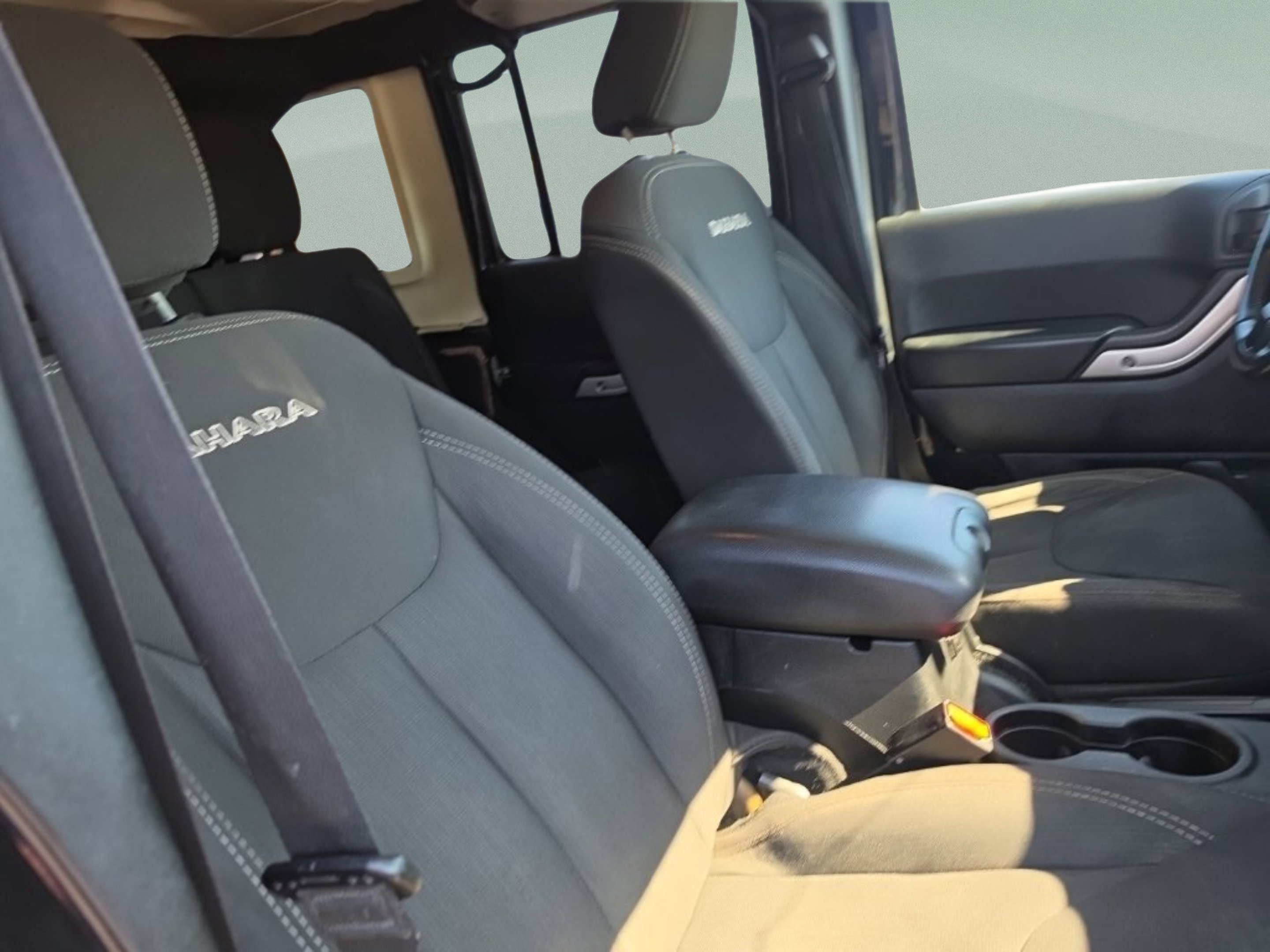 Used 2018 Black Clearcoat Jeep Unlimited Sahara image 23