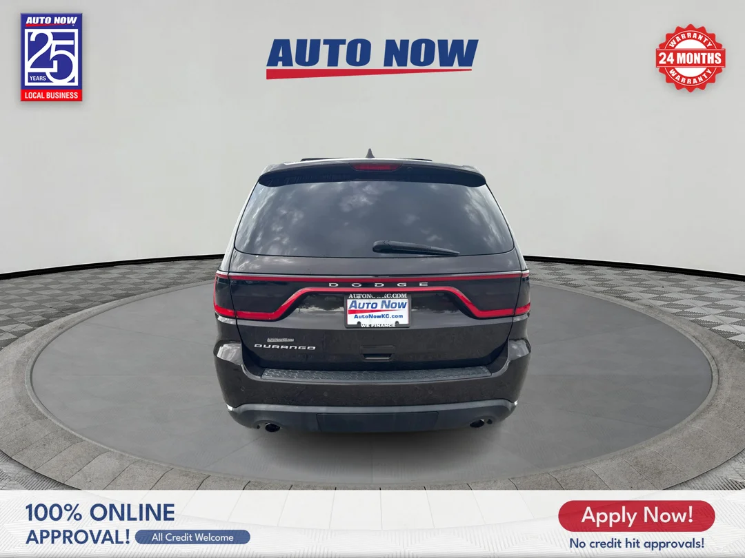 Used 2017 Brown Dodge SXT RWD image 8