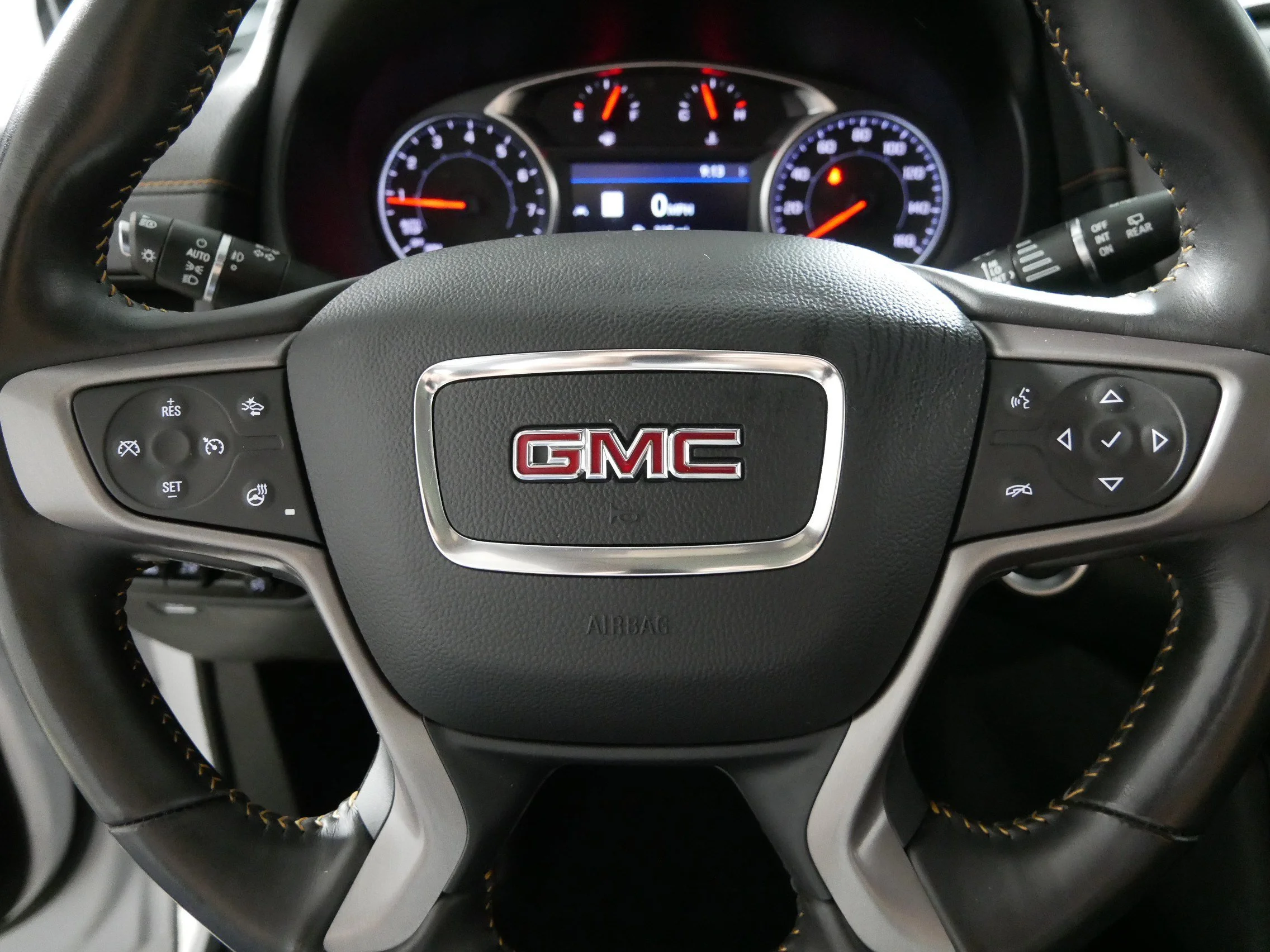 Used 2022 Summit White GMC AT4 image 25