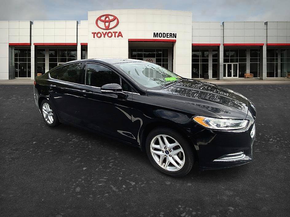 Used 2016 Shadow Black Ford SE image 24