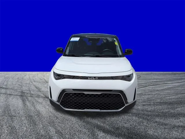 Used 2025 White Kia S image 9