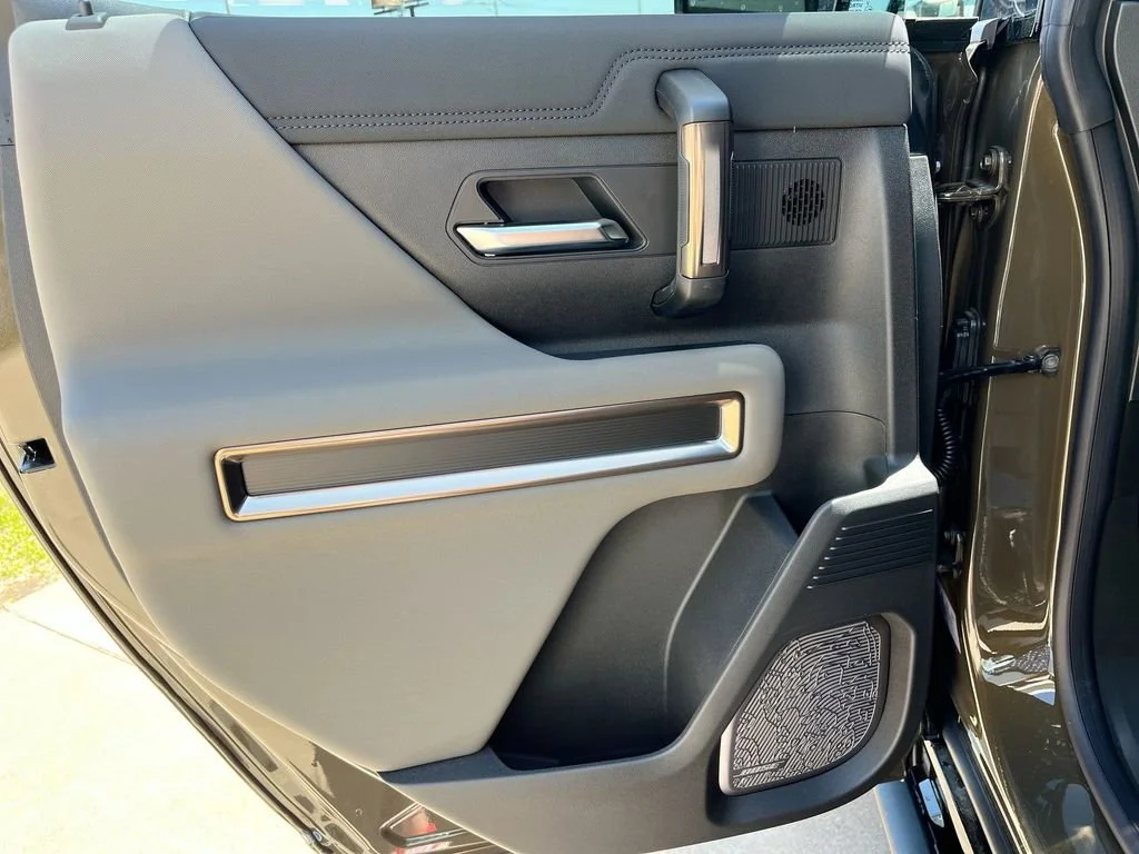 2025 GMC HUMMER EV 2X - Photo 34