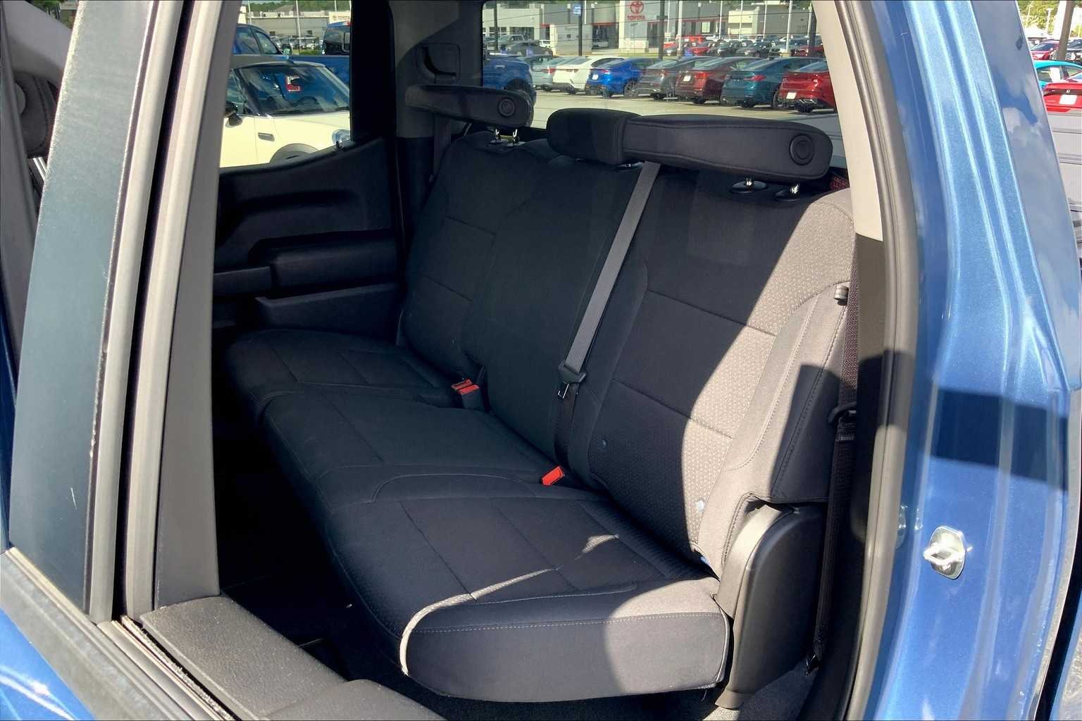 Used 2024 Downpour Metallic GMC Pro image 19