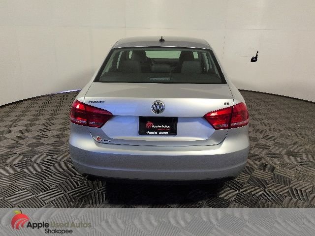 Used 2013 Silver Volkswagen 2.5 SE image 6