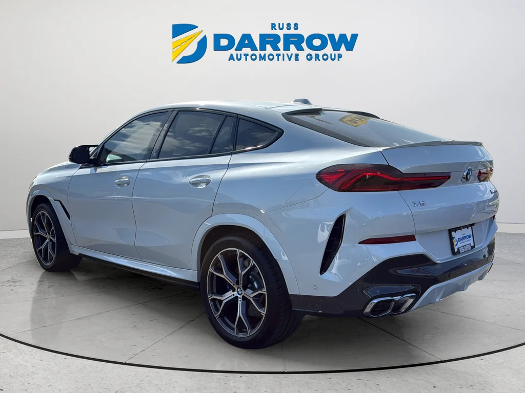 Used 2024 White BMW M60i image 3