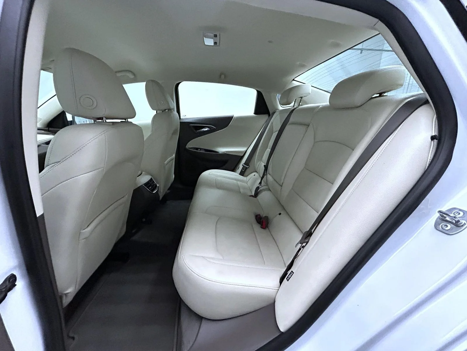 Used 2024 White Chevrolet LT image 19