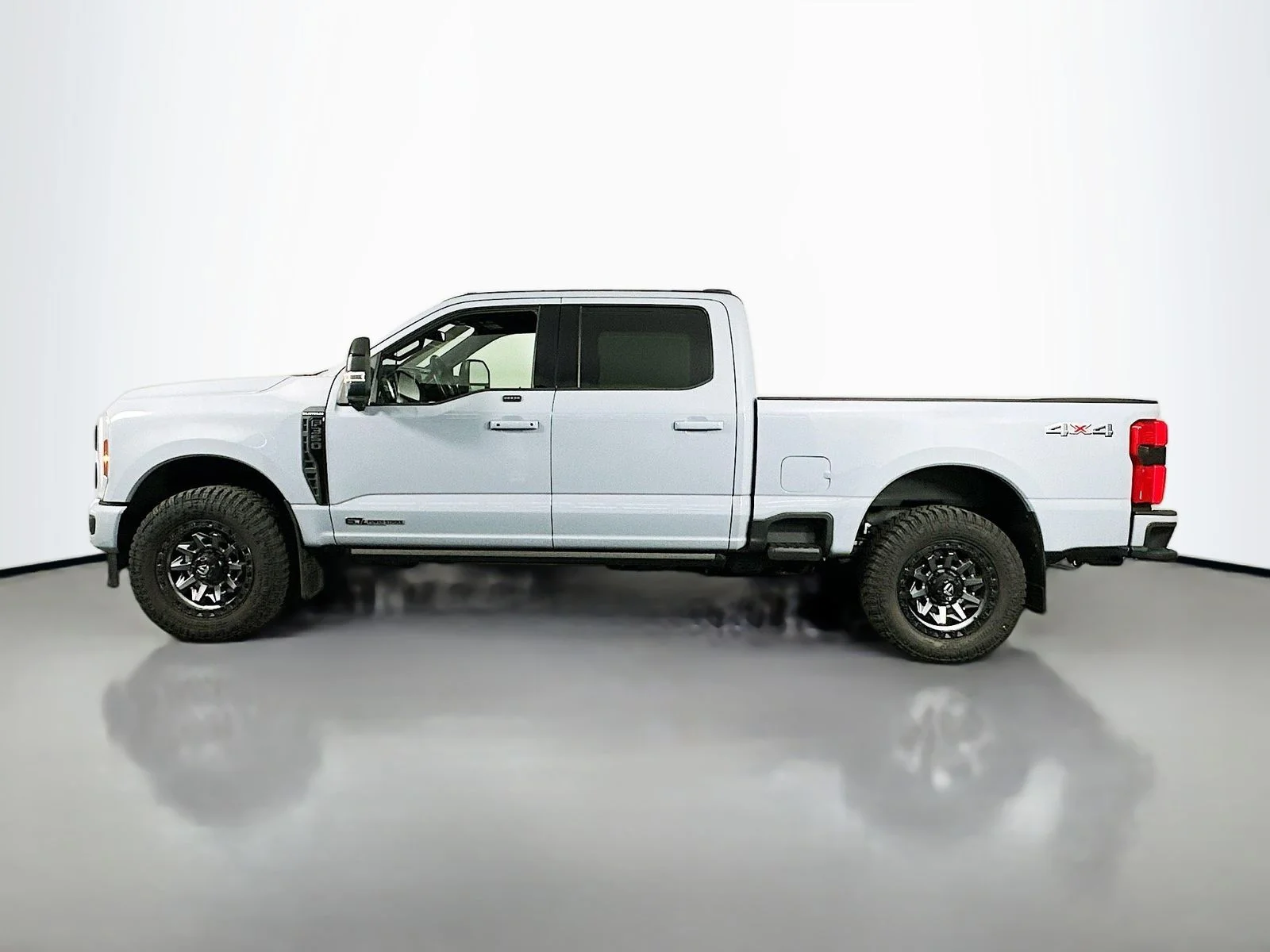 Used 2025 Gray Ford Platinum image 5