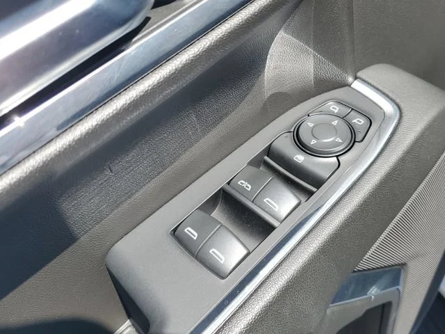 Used 2024 Summit White Chevrolet LT image 10