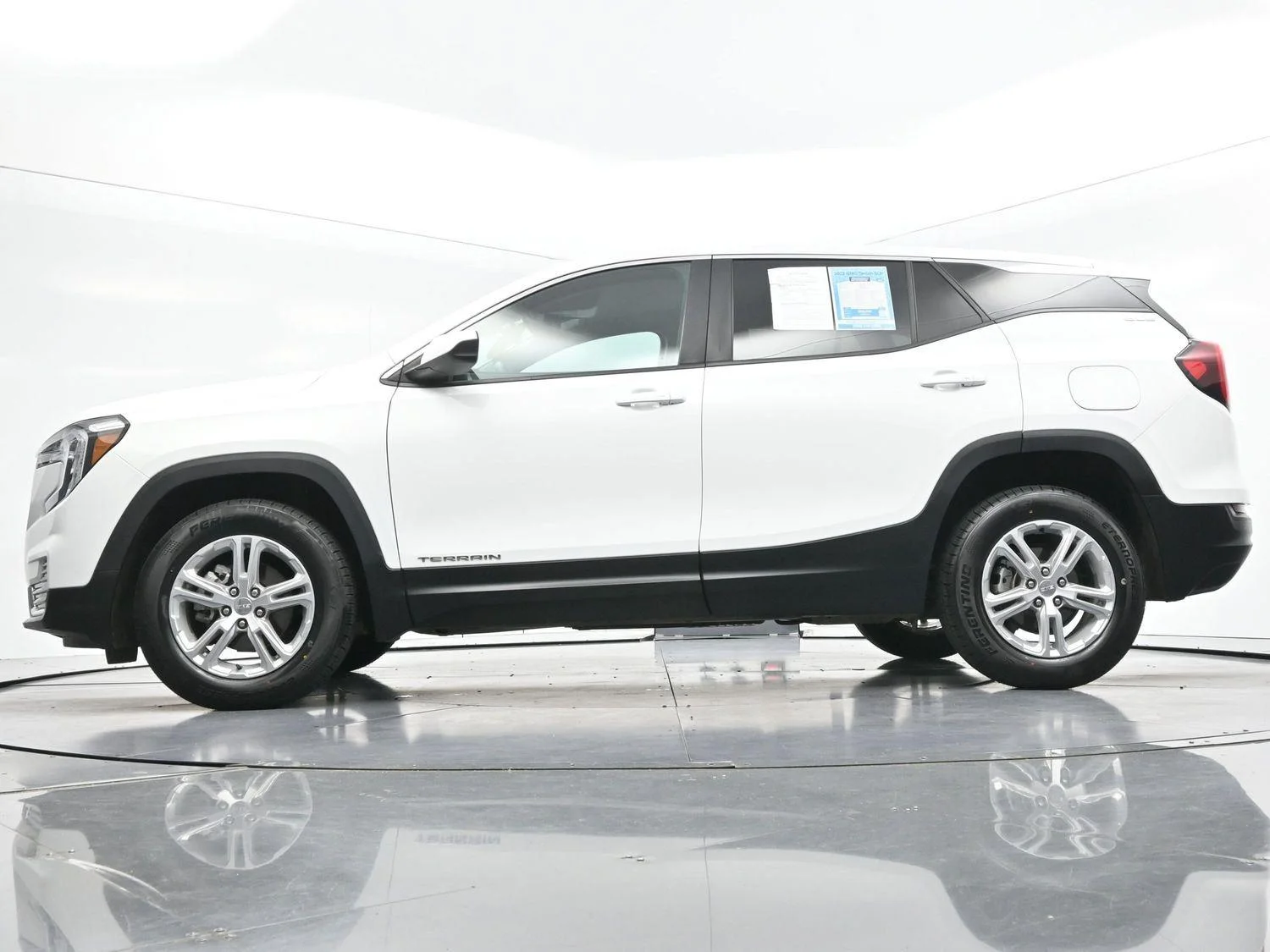 Used 2022 Summit White GMC SLE image 48