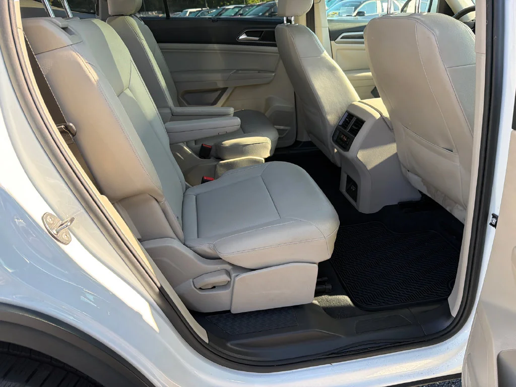Used 2019 White Volkswagen SEL image 15