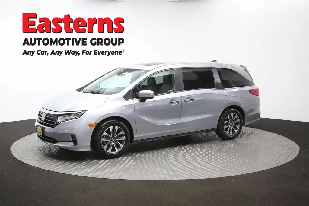 Used 2023 Silver Honda EX-L image 55