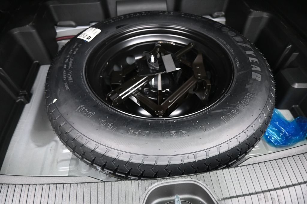 New 2026 Bright White Clear-Coat Exterior Paint Jeep Overland image 10