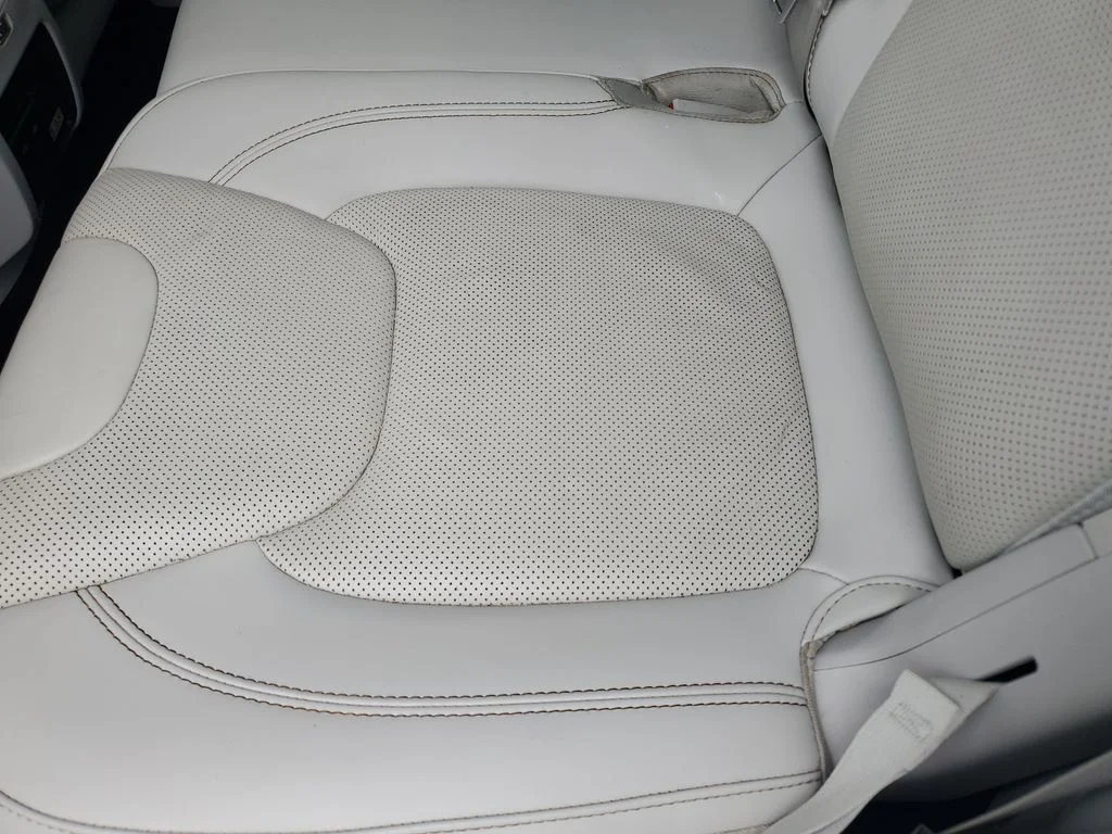 Certified Used 2019 White Jeep Limited image 14