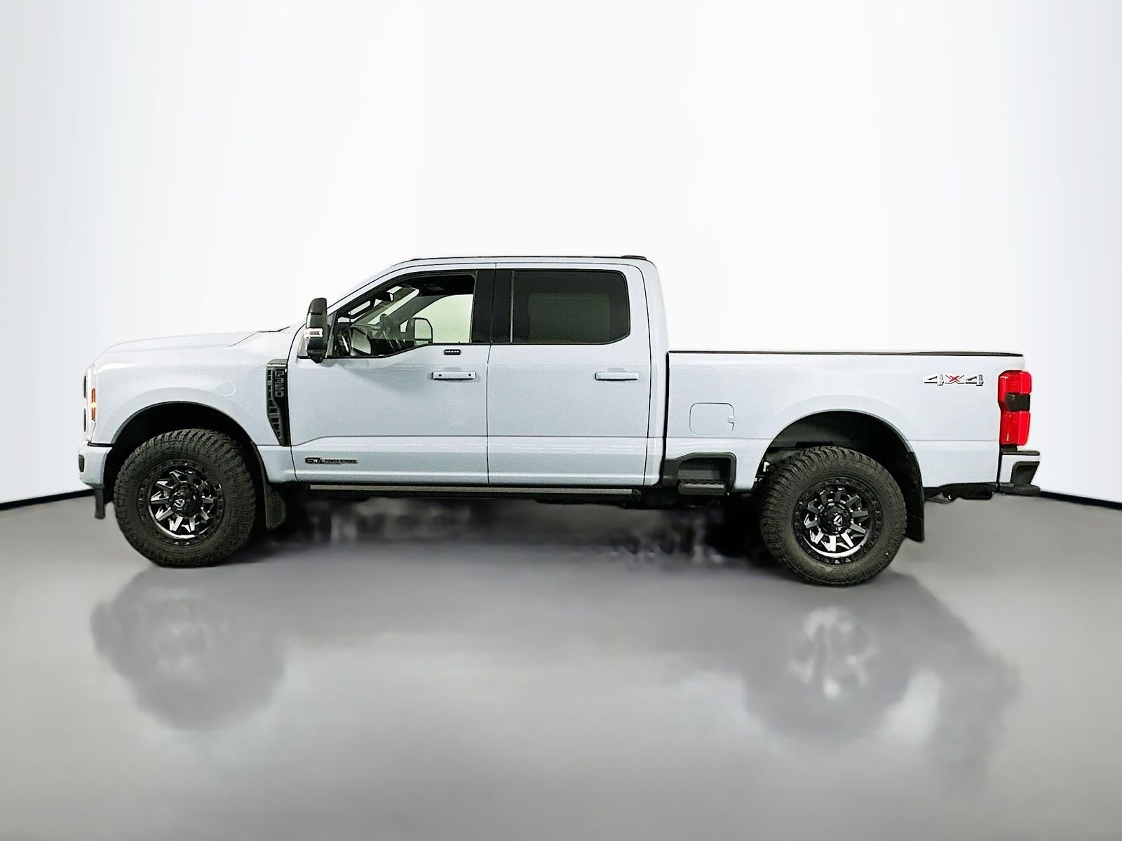 Used 2025 Gray Ford Platinum image 5