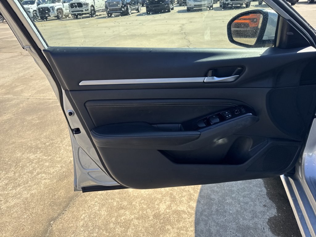 Used 2023 Silver Nissan 2.5 SL image 16