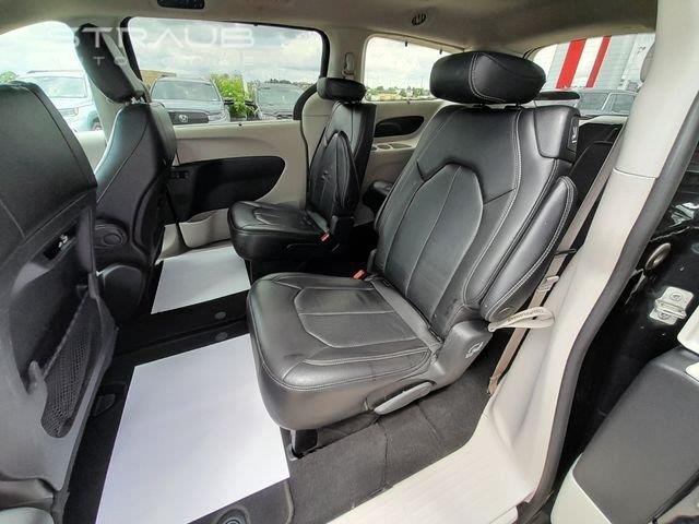 Used 2022 Brilliant Black Crystal Pearlcoat Chrysler Touring L image 35
