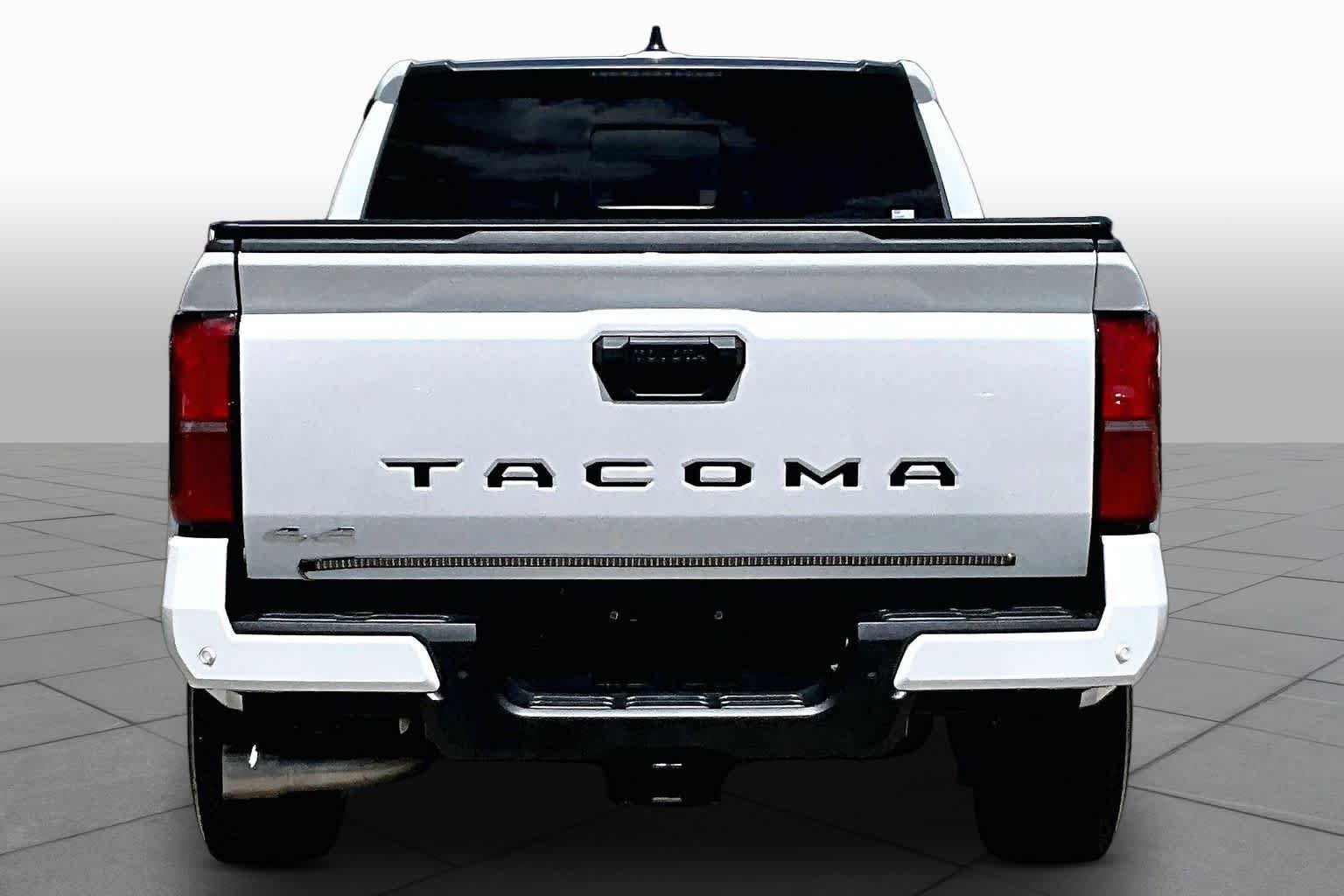 Used 2024 Ice Cap Toyota SR5 image 5