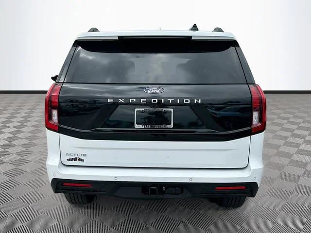 New 2026 Oxford White Ford Active image 5