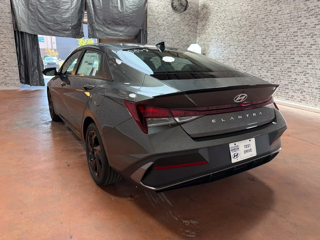 New 2026 Amazon Gray Hyundai SEL Sport image 5
