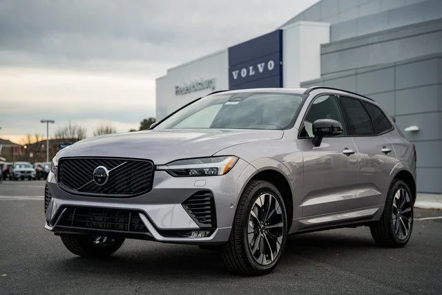 New 2026 Aurora Silver Volvo Plus image 3