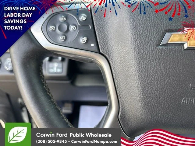 Used 2015 White Diamond Clearcoat Chevrolet  image 17