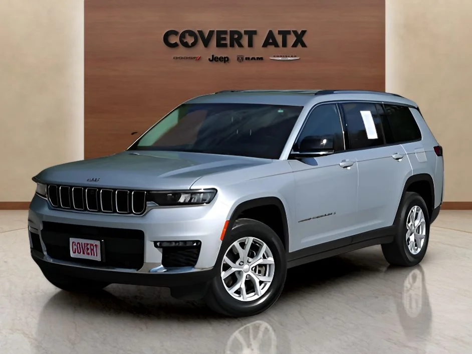 Used 2023 Silver Jeep Limited image 1