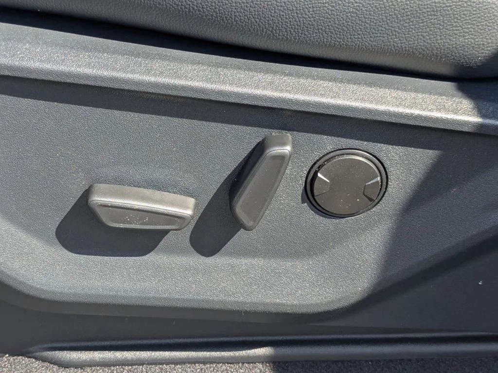 New 2026 Oxford White Ford Lariat image 20