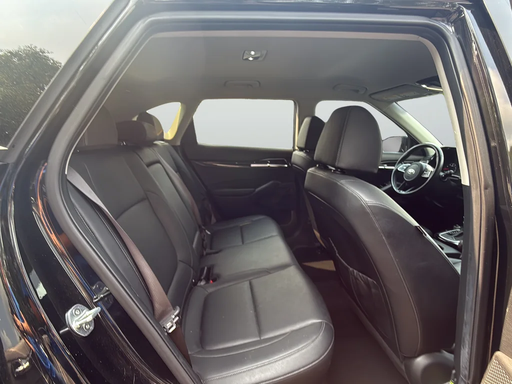 Used 2021 Black Kia SX image 25