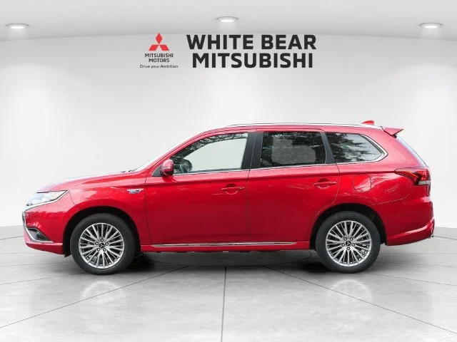 Certified Used 2022 Red Diamond Mitsubishi SEL image 3