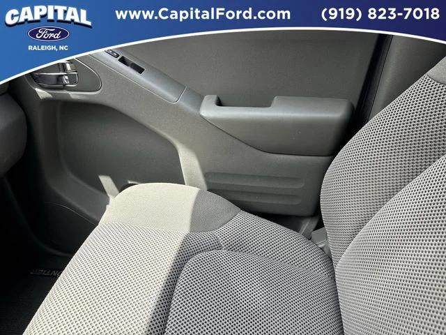 Used 2019 White Nissan SV image 28