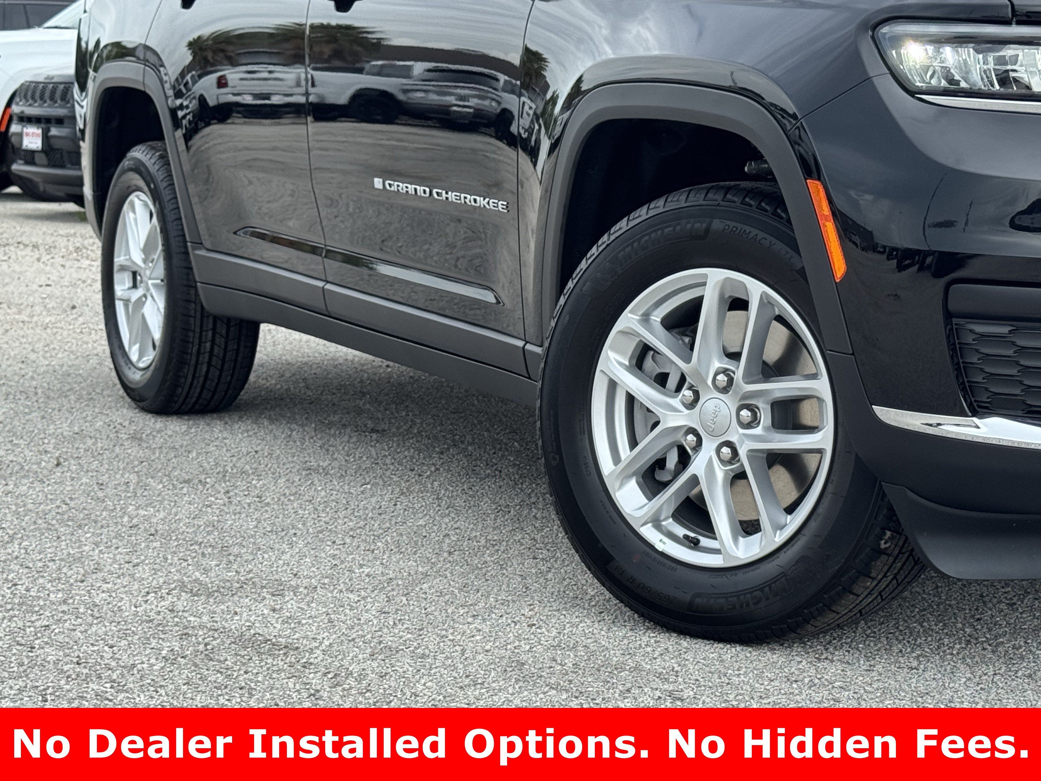 New 2026 Diamond Black Crystal Pearl-Coat Exterior Paint Jeep Laredo image 3