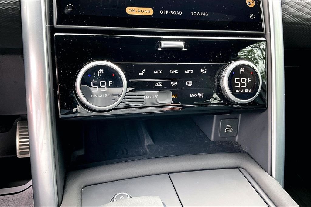 Used 2025 Blue Land Rover Dynamic SE image 24