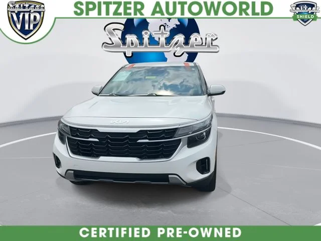 Certified Used 2024 White Kia LX image 3