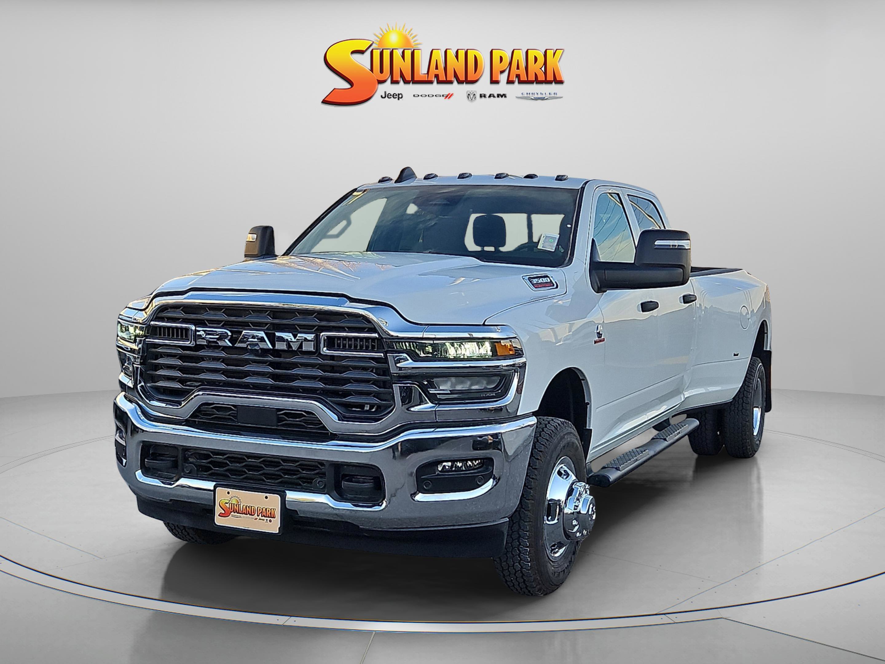 New 2026 Bright White Clear-Coat Exterior Paint RAM Tradesman image 2