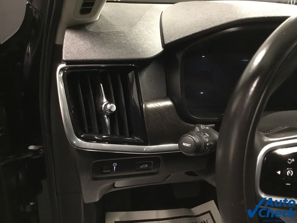 Used 2020 Black Volvo T6 AWD image 22