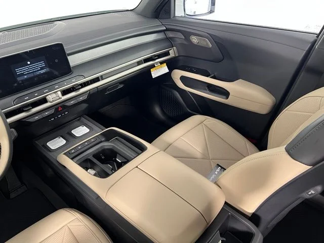 New 2027 White Kia EX image 29
