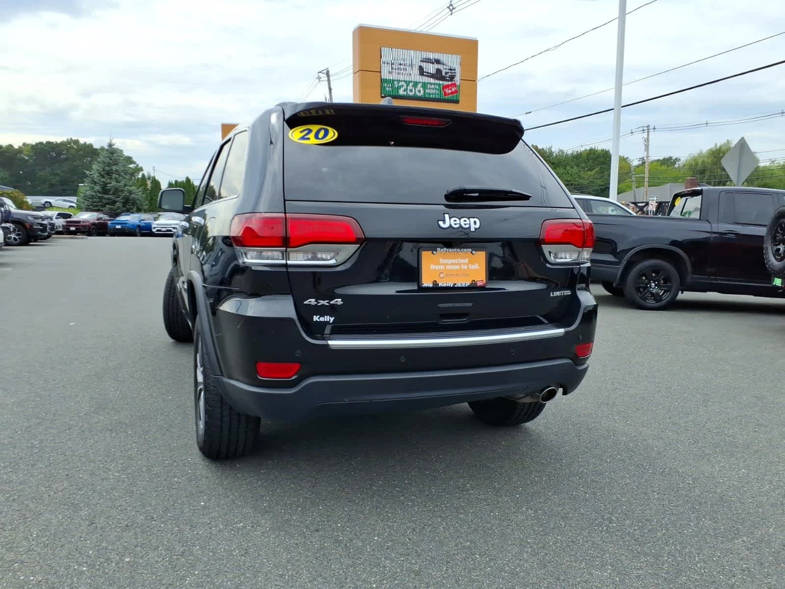 Certified Used 2020 Diamond Black Crystal Pearlcoat Jeep Limited image 10