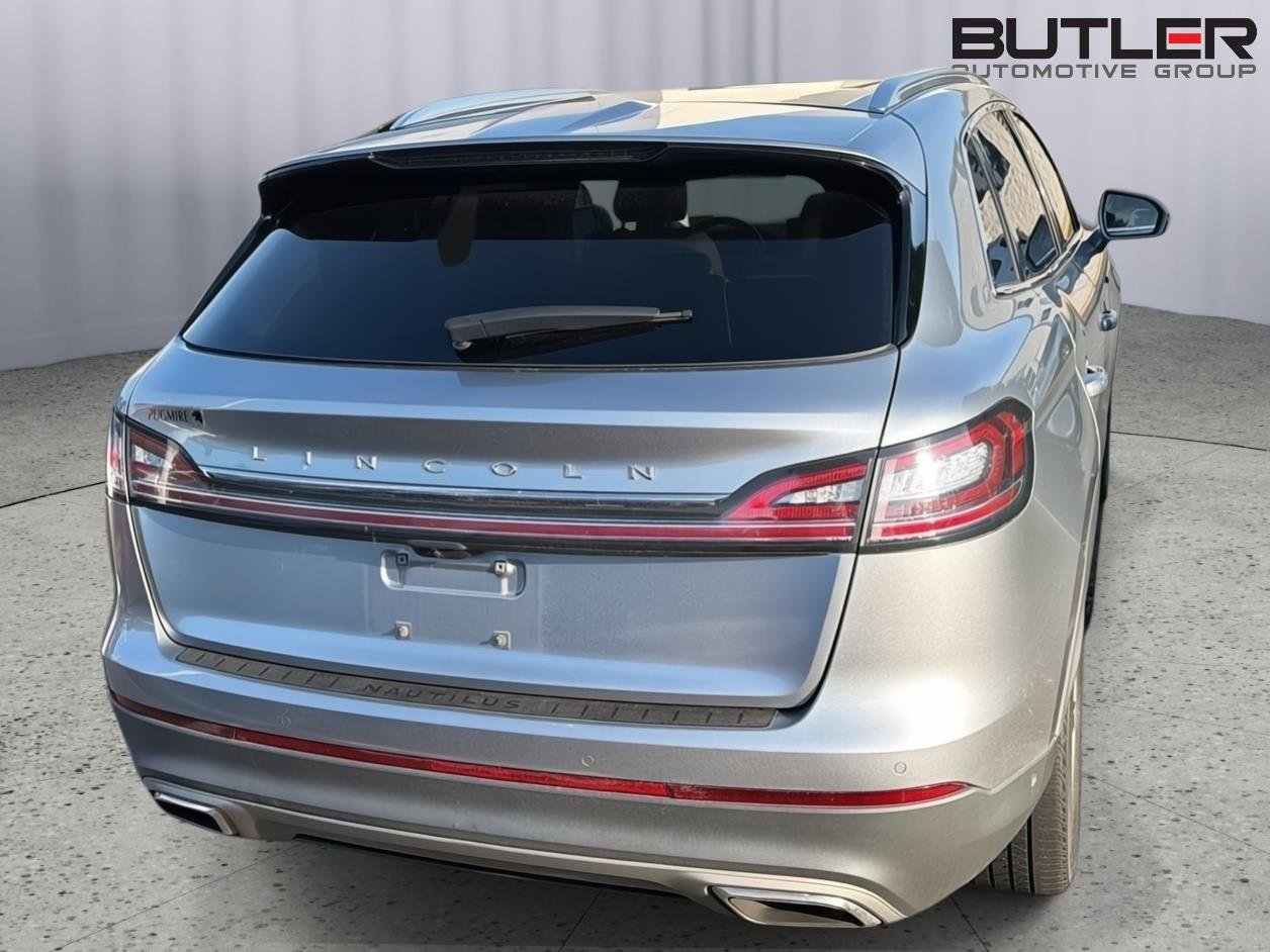 Used 2021 Silver Radiance Lincoln Reserve image 9