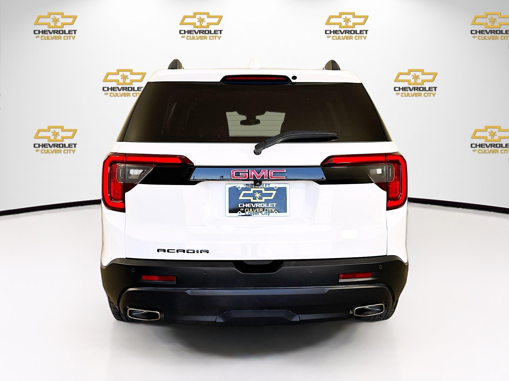 Used 2023 Summit White GMC SLE image 7