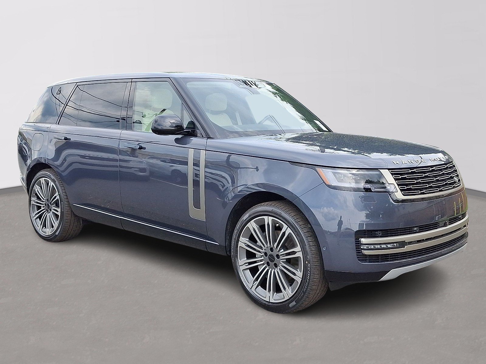 New 2026 Varesine Blue Land Rover SE image 2