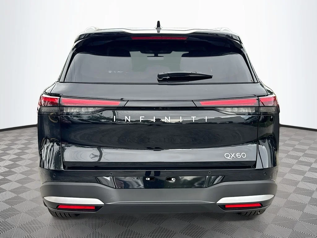 Used 2027 Black INFINITI LUXE image 7