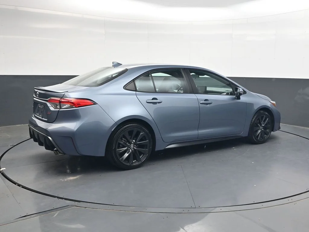 Used 2023  Toyota SE image 4