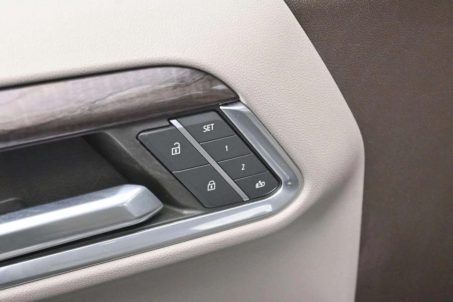 Used 2022 Dark Ash Metallic Chevrolet LTZ image 10