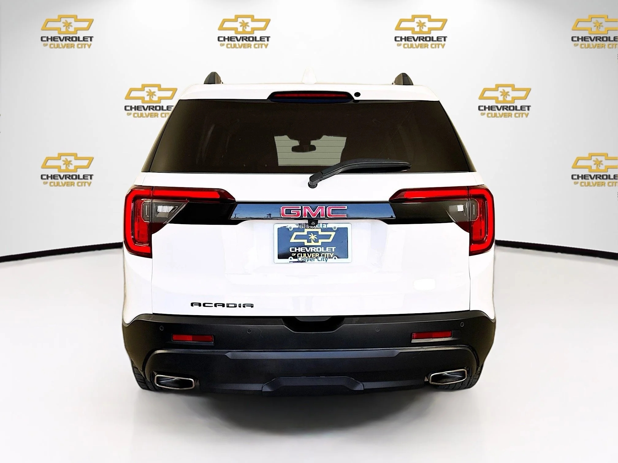 Used 2023 Summit White GMC SLE image 7