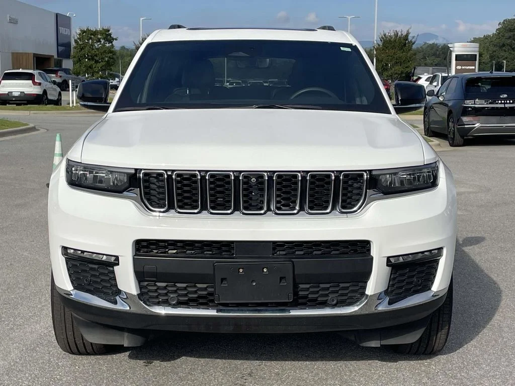 Used 2024 Bright White Clearcoat Jeep Limited image 22