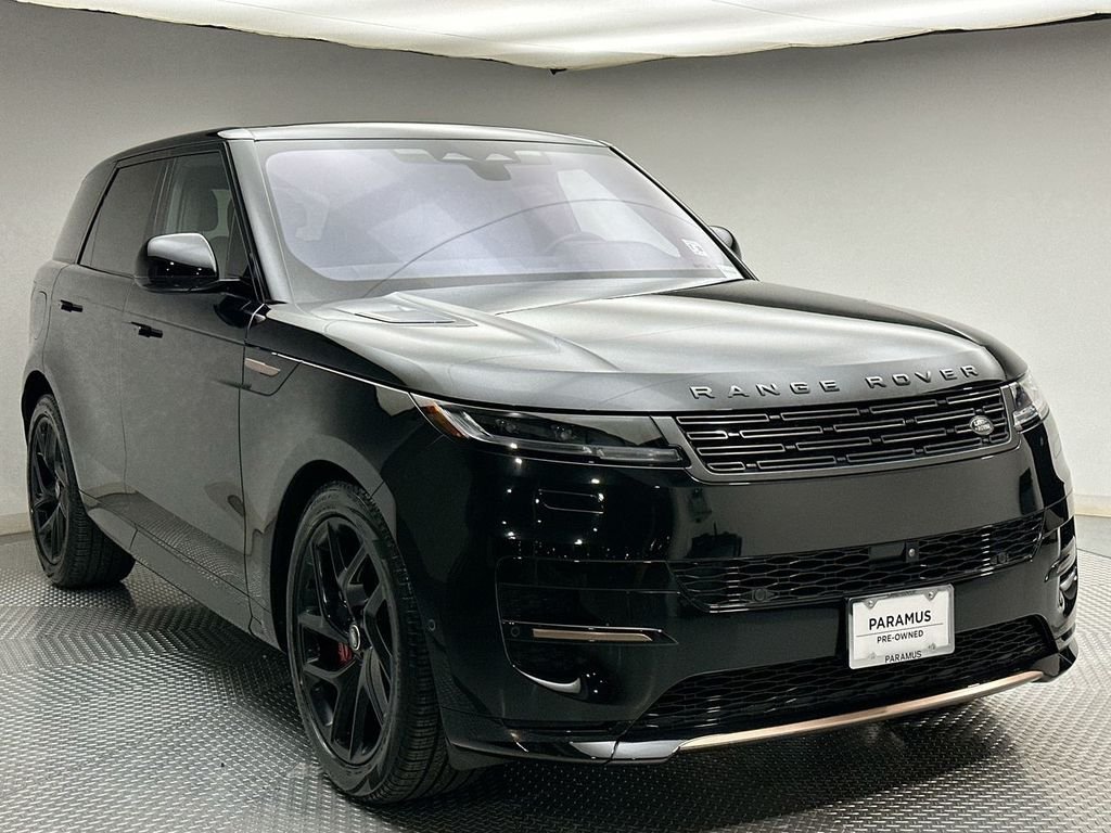 Used 2023 Santorini Black Metallic Land Rover SE Dynamic image 15