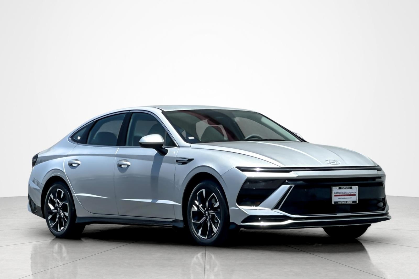 Used 2024 SILVER Hyundai SEL image 7